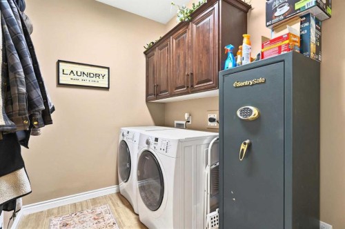 18 Riverdale Bend, Whitecourt, AB - Indoor Photo Showing Laundry Room