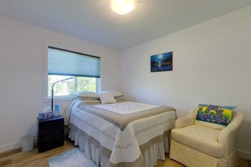 908 7 Avenue Se, Slave Lake, AB - Indoor Photo Showing Bedroom