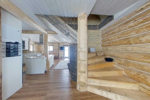 73430 102 Range, Kinuso, AB - Indoor