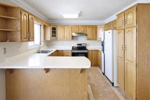 1502 54 Street, Edson, AB - Indoor Photo Showing Kitchen With Double Sink