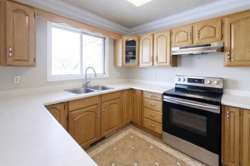 1502 54 Street, Edson, AB - Indoor Photo Showing Kitchen With Double Sink
