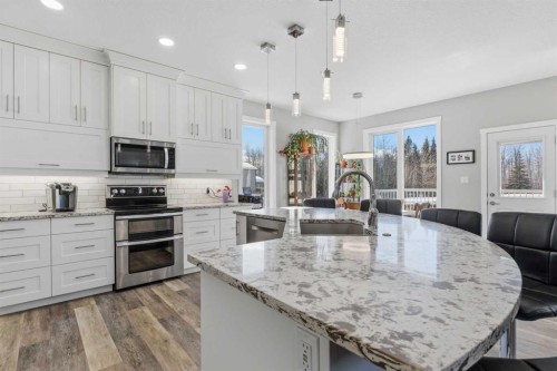60 Pritchard Drive, Whitecourt, AB - Indoor Photo Showing Kitchen With Upgraded Kitchen