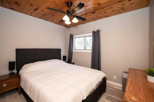 437 Sunset Road, Rural Athabasca County, AB - Indoor Photo Showing Bedroom