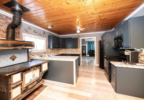 437 Sunset Road, Rural Athabasca County, AB - Indoor Photo Showing Kitchen