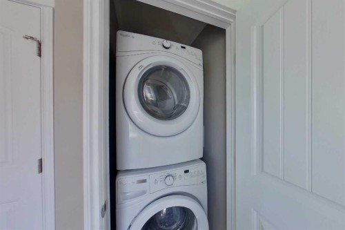 4322 18 Avenue, Edson, AB - Indoor Photo Showing Laundry Room