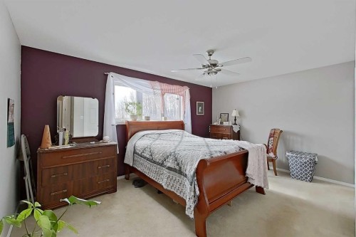74120 100 Range Road, Kinuso, AB - Indoor Photo Showing Bedroom