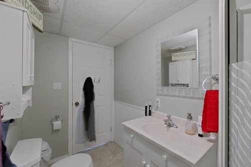 74120 100 Range Road, Kinuso, AB - Indoor Photo Showing Bathroom