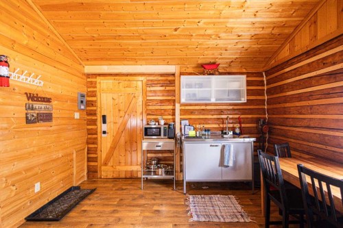 74120 100 Range Road, Kinuso, AB - Indoor