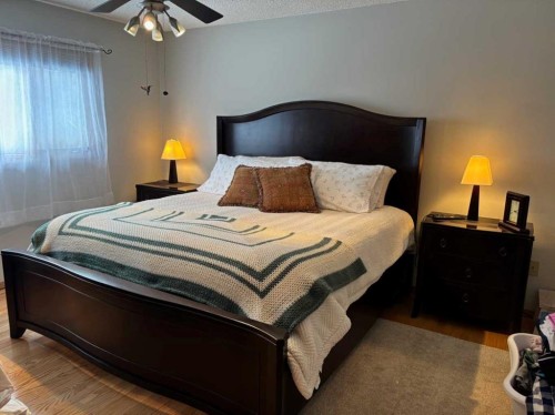 #28 Aspen Cres, Rural Athabasca County, AB - Indoor Photo Showing Bedroom