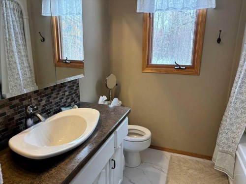 #28 Aspen Cres, Rural Athabasca County, AB - Indoor Photo Showing Bathroom
