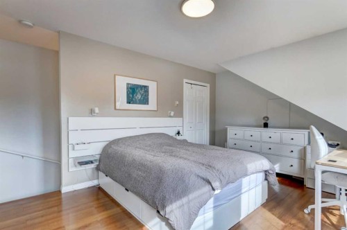 210-112 Kananaskis Way, Canmore, AB - Indoor Photo Showing Bedroom