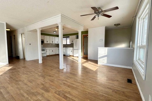 6 Hillside Avenue, Swan Hills, AB - Indoor Photo Showing Other Room
