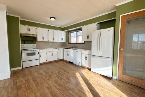 6 Hillside Avenue, Swan Hills, AB - Indoor Photo Showing Kitchen