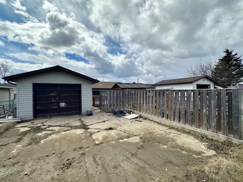6 Hillside Avenue, Swan Hills, AB - Outdoor