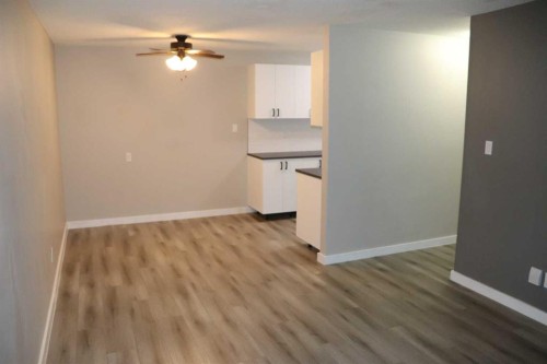 105B-5611 9 Avenue, Edson, AB - Indoor Photo Showing Other Room
