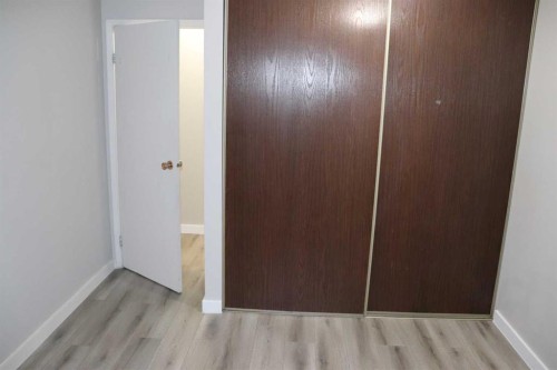 105B-5611 9 Avenue, Edson, AB - Indoor Photo Showing Other Room