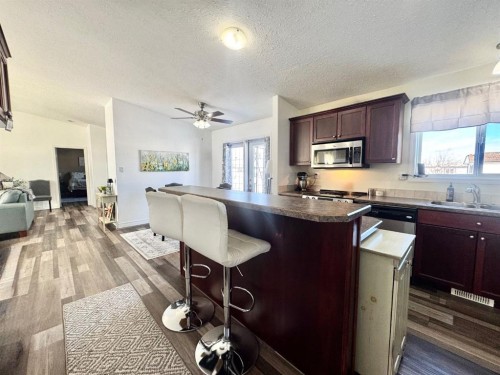 25 Keystone Place, Whitecourt, AB 