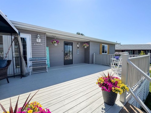 25 Keystone Place, Whitecourt, AB 
