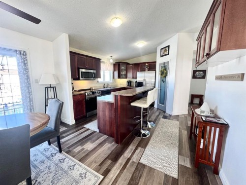 25 Keystone Place, Whitecourt, AB 