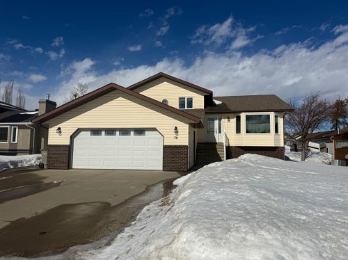 38 Park Drive  Whitecourt, AB T7S 1S4