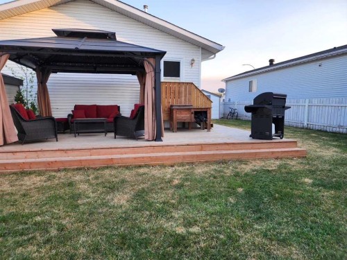 18 Jackson Place  Whitecourt, AB T7S 1T7