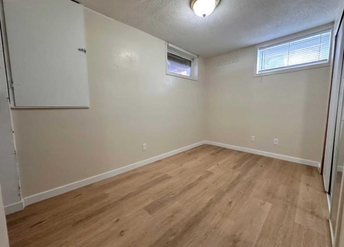 525 4 Avenue, Fox Creek, AB - Indoor Photo Showing Other Room