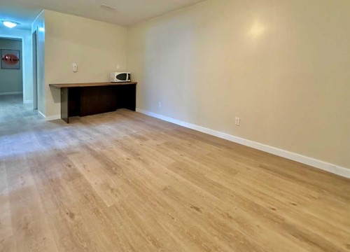 525 4 Avenue, Fox Creek, AB - Indoor Photo Showing Other Room