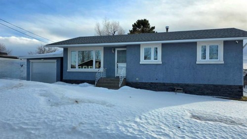 525 4 Avenue  Fox Creek, AB T0H 1P0