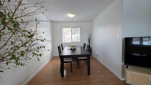525 4 Avenue, Fox Creek, AB - Indoor Photo Showing Dining Room