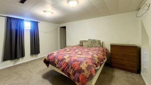 4237 5 Ave, Edson, AB - Indoor Photo Showing Bedroom