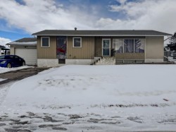 604 7 Avenue Fox Creek, AB T0H 1P0