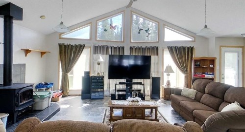 53509B Range Road 171, Rural Yellowhead County, AB - Indoor Photo Showing Living Room