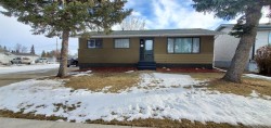4713 48 Street Mayerthorpe, AB T0E 1N0