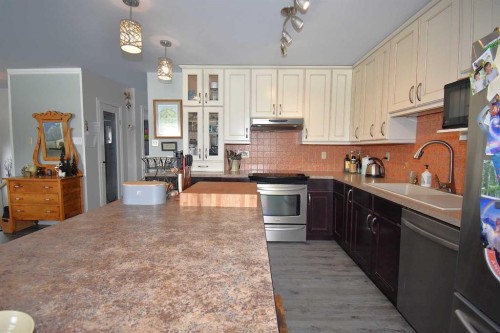 103B Laurel Square, Hinton, AB - Indoor Photo Showing Kitchen