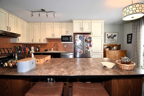 103B Laurel Square, Hinton, AB - Indoor Photo Showing Kitchen