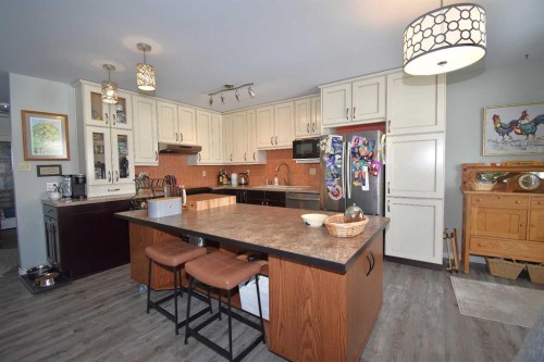 103B Laurel Square, Hinton, AB - Indoor Photo Showing Kitchen