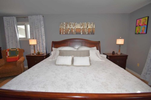 103B Laurel Square, Hinton, AB - Indoor Photo Showing Bedroom