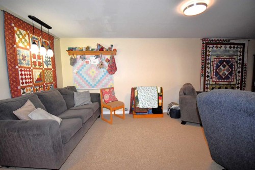 103B Laurel Square, Hinton, AB - Indoor Photo Showing Living Room