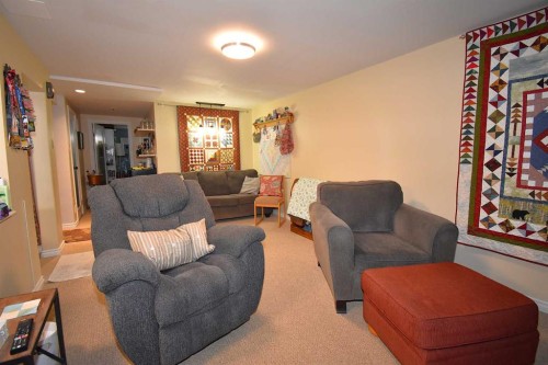 103B Laurel Square, Hinton, AB - Indoor Photo Showing Living Room
