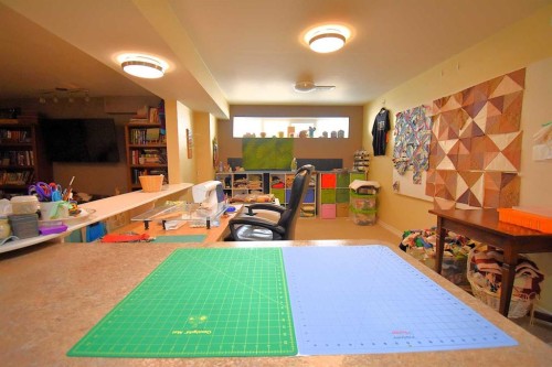 103B Laurel Square, Hinton, AB - Indoor Photo Showing Other Room