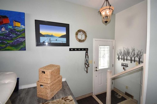 103B Laurel Square, Hinton, AB - Indoor Photo Showing Other Room