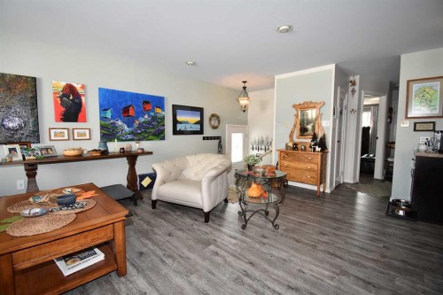 103B Laurel Square, Hinton, AB - Indoor Photo Showing Living Room