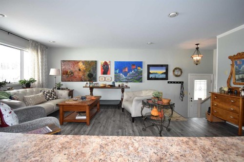 103B Laurel Square, Hinton, AB - Indoor Photo Showing Living Room