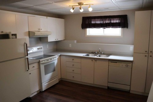 5105 8 Avenue, Edson, AB - Indoor Photo Showing Kitchen With Double Sink