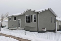 5105 8 Avenue Edson, AB T7E 1K6