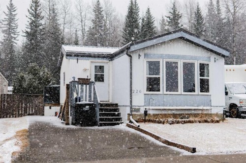 226 Skogg Avenue  Hinton, AB T7V 1A6