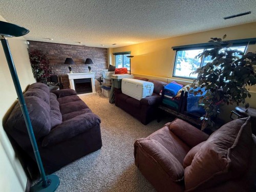 202 Maligne Drive, Hinton, AB - Indoor