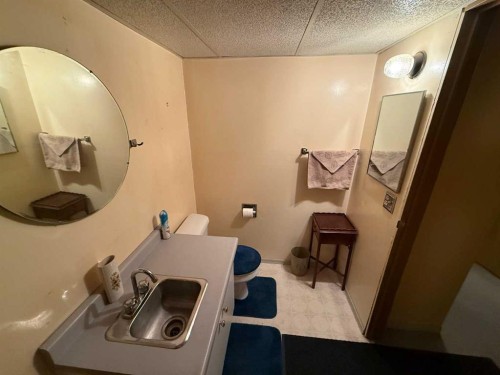 202 Maligne Drive, Hinton, AB - Indoor Photo Showing Other Room