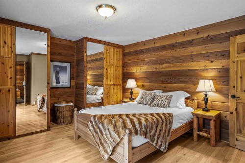 181 Carey, Canmore, AB - Indoor Photo Showing Bedroom