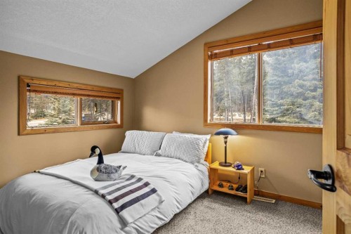 181 Carey, Canmore, AB - Indoor Photo Showing Bedroom
